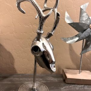 Metal deer skull decor